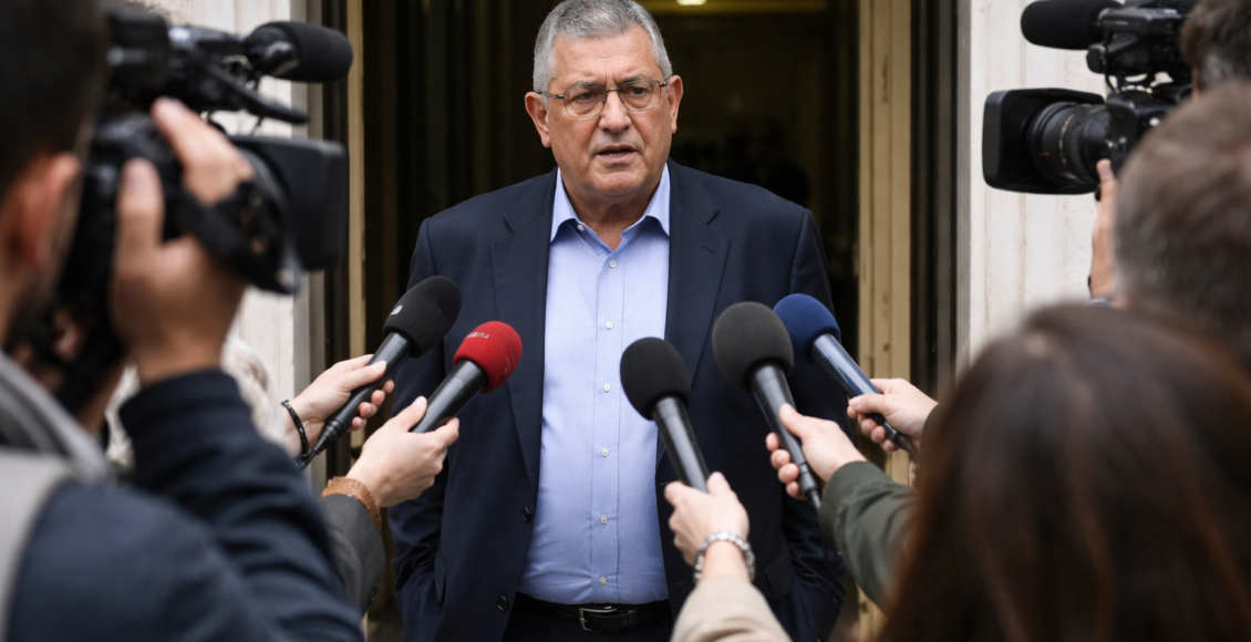 Η «αντεπίθεση» του Περισσού – Τι αλλάζει στα δεδομένα – Ο Περισσός με τον Δημήτρη Κουτσούμπα εντείνουν την εξωστρέφεια και αλλάζουν τα δεδομένα με νέες δημόσιες εμφανίσεις και δ...