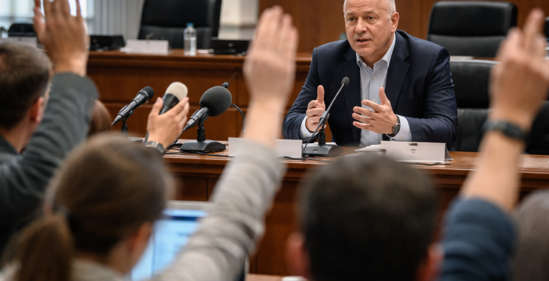 K. Τσιάρας: Τα μπλόκα που διαφοροποιήθηκαν δεν έπρεπε να γίνουν αντικείμενο πίεσης ή χλεύης – Αντιδράσεις και δηλώσεις – Ο Κ. Τσιάρας καλεί σε διάλογο για τα αγροτικά μπλόκα, απ...