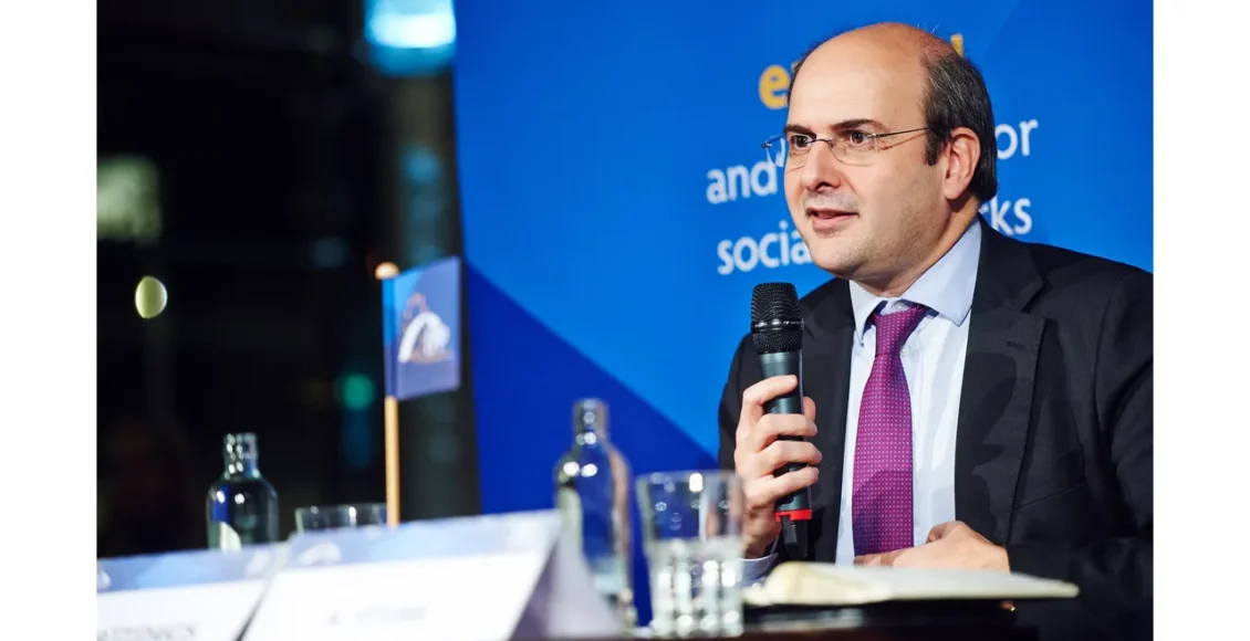 ΠΑΣΟΚ απαντά στις δηλώσεις Χατζηδάκη για τον πρωτογενή τομέα – Όλες οι εξελίξεις – Το ΠΑΣΟΚ απαντά στις δηλώσεις Χατζηδάκη για τον πρωτογενή τομέα, καλώντας την κυβέρνηση να ανα...