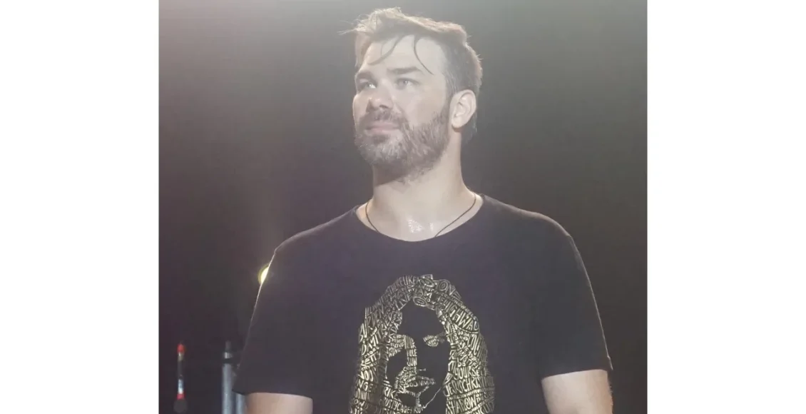 Γιώργος Σαμπάνης: Νέο video clip με τον Κώστα Σπυρόπουλο – Τι σχολιάζουν οι fans – Ο Γιώργος Σαμπάνης και ο Κώστας Σπυρόπουλος πρωταγωνιστούν στο νέο video clip «Δε Μ’ Αγαπούσες...