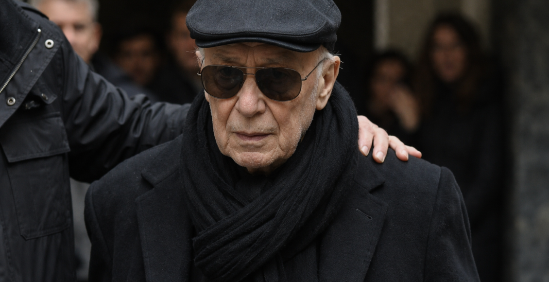 Πέθανε ο Γιώργος Μαρίνος, πρώτος σόουμαν της ελληνικής σκηνής – Οι λεπτομέρειες της εκδήλωσης – Πέθανε ο Γιώργος Μαρίνος, ο πρώτος σόουμαν της ελληνικής σκηνής, αφήνοντας ανεξίτ...